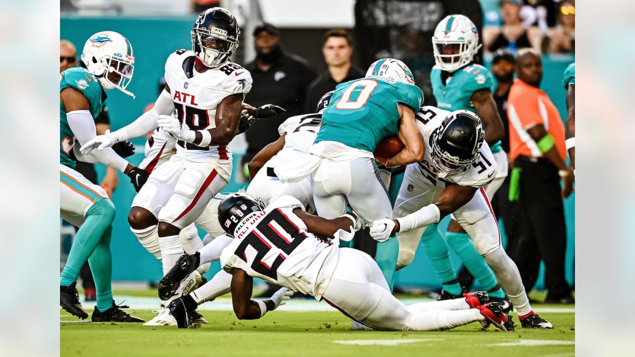 Atlanta Falcons running back Godwin Igwebuike sprints through Miami  Dolphins for an 11-yard TD run