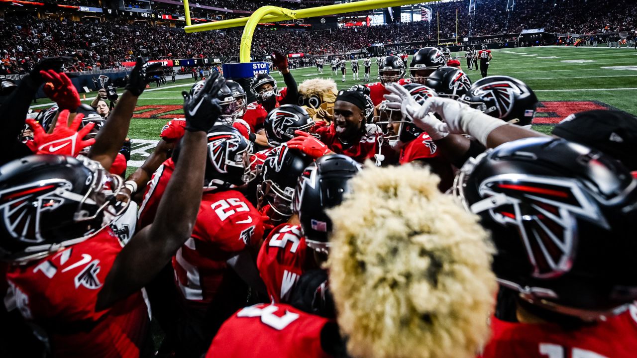 Atlanta Falcons vs. Chicago Bears. Fans support on NFL Game