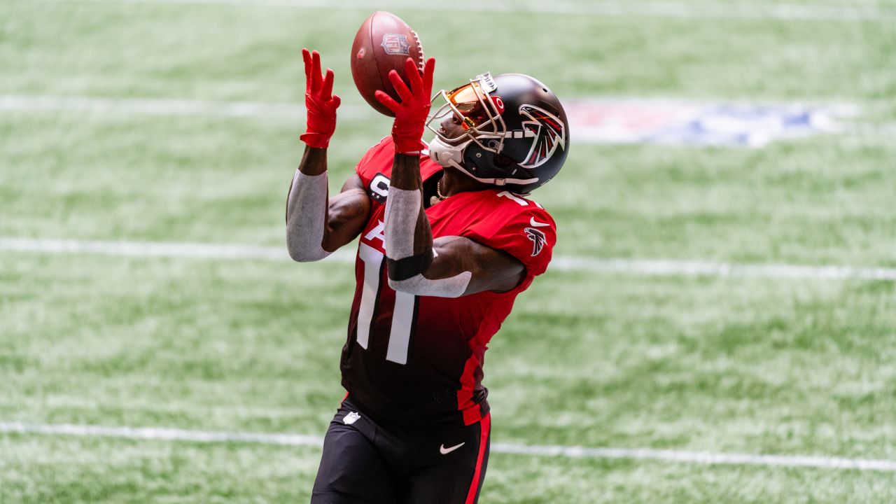 Falcons debut new gradient uniforms against Lions