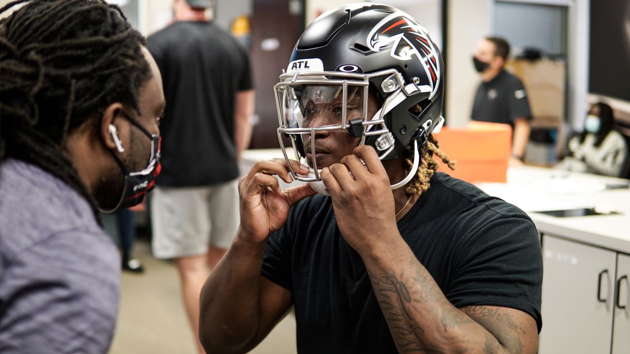 Falcons rookies get fitted before minicamp