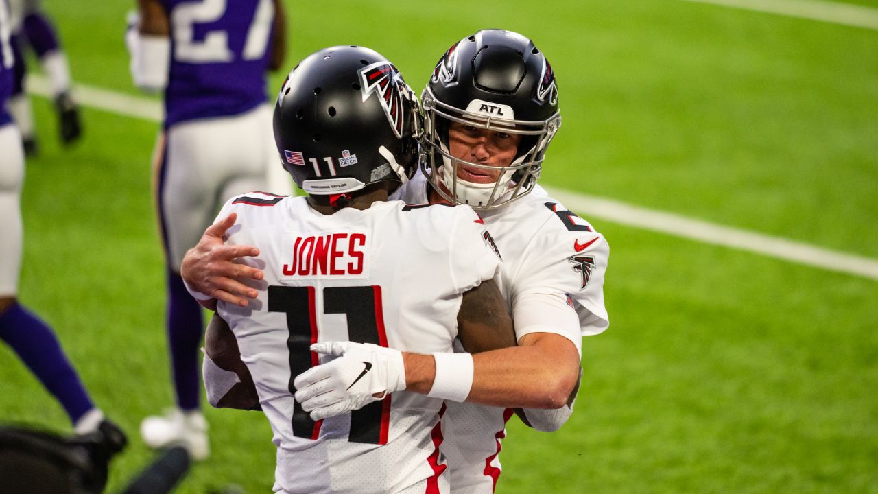 VIDEO: Julio Jones Circus Catch After Hitting Defender's Helmet