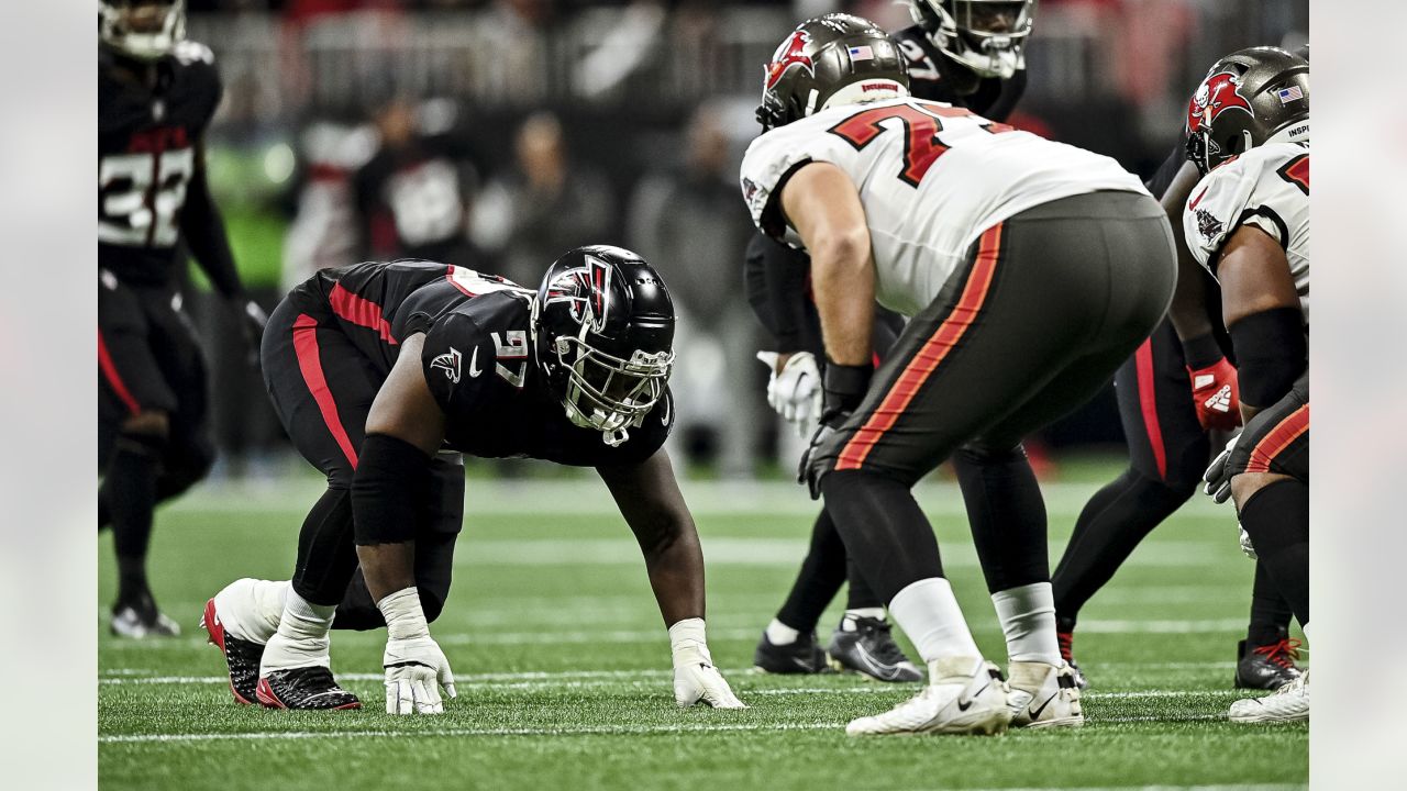 October 30, 2022, Atlanta, Georgia, USA: Atlanta Falcons defensive lineman  Grady Jarrett (L) and for