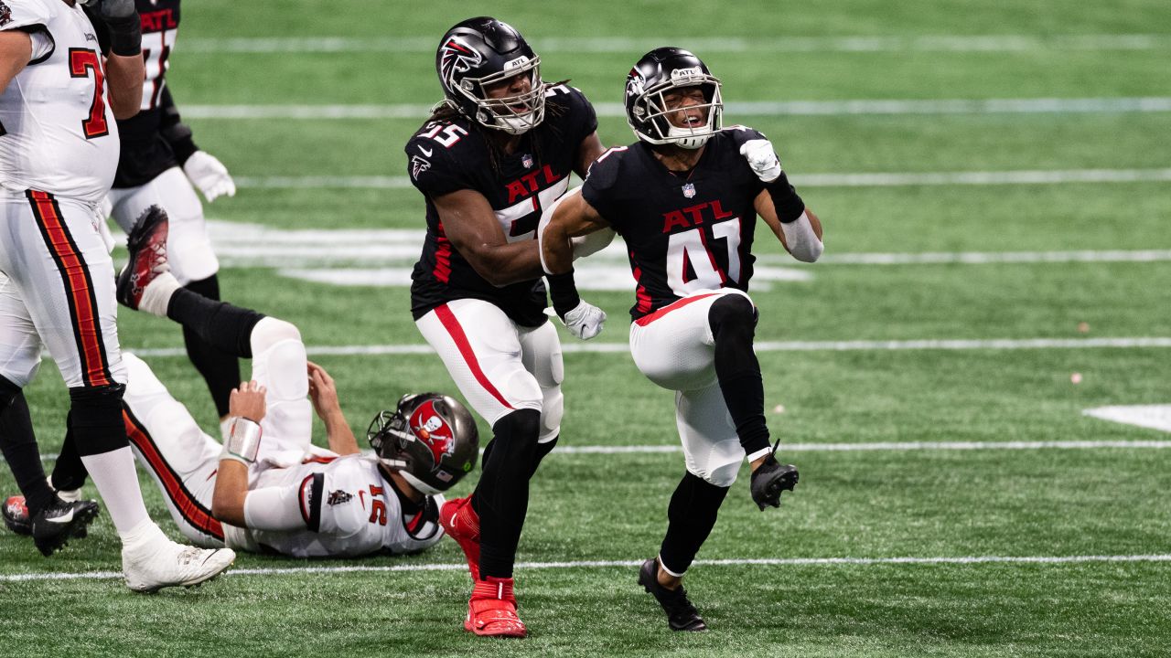 Bucs' comeback falls short in 34-29 loss at Atlanta