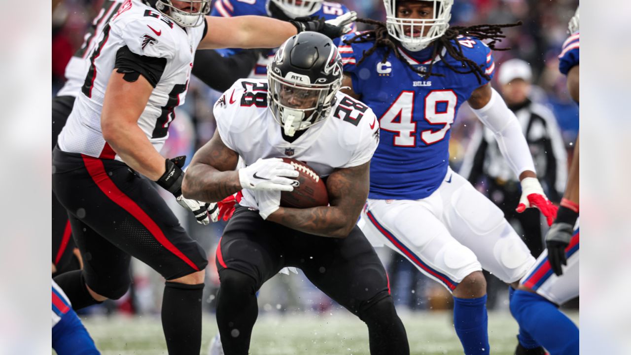 Game Photos  Week 17 Falcons at Bills