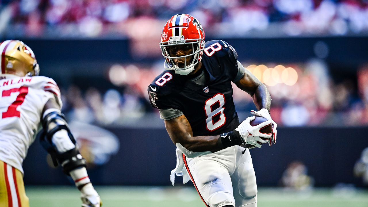 Atlanta Falcons running back Caleb Huntley (42) runs against the San  Francisco 49ers during the first half of an NFL football game, Sunday, Oct.  16, 2022, in Atlanta. (AP Photo/John Bazemore Stock