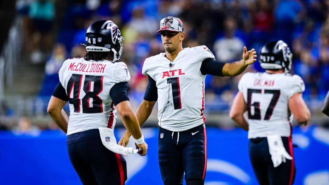 Atlanta Falcons tight end Kyle Pitts (8) plays against the Detroit Lions  during a preseason NFL football game in Detroit, Friday, Aug. 12, 2022. (AP  Photo/Paul Sancya Stock Photo - Alamy