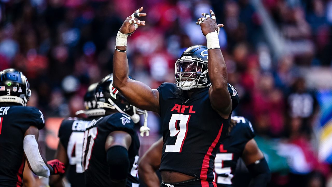 ATLANTA, GA - AUGUST 29: The NFL VISION Instant Replay technician during  the final preseason NFL game between the Cleveland Browns and the Atlanta  Falcons on August 29, 2021 at the Mercedes-Benz