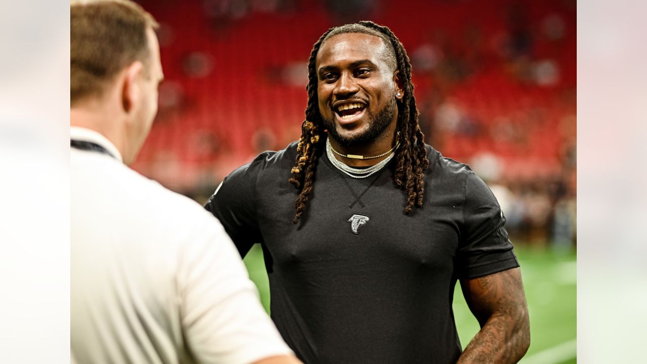 Cordarrelle Patterson Reps 'Free Ridley' T-Shirt on Sideline