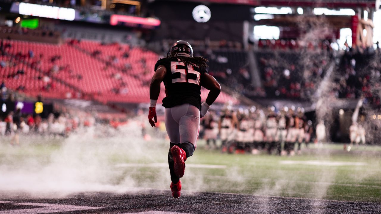 Tampa Bay Buccaneers vs. Atlanta Falcons. Fans support on NFL Game.  Silhouette of supporters, big screen with two rivals in background Stock  Photo - Alamy