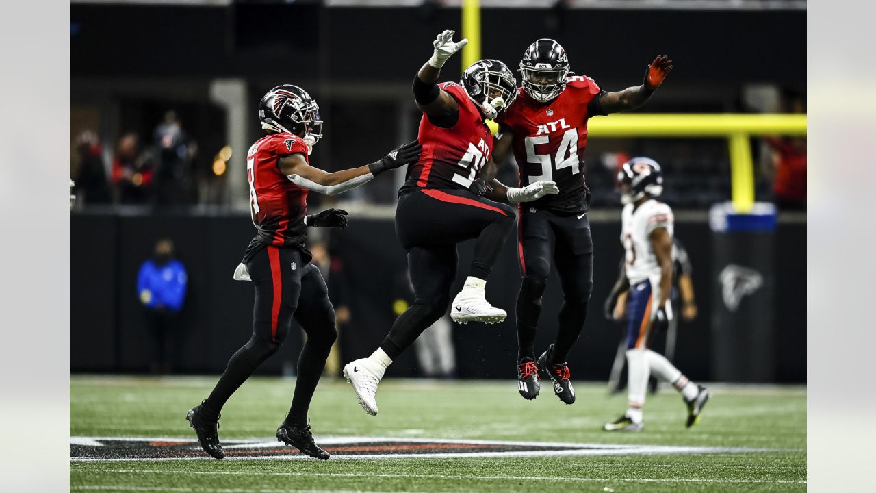 Falcons rookies Arnold Ebiketie, DeAngelo Malone work to develop their games