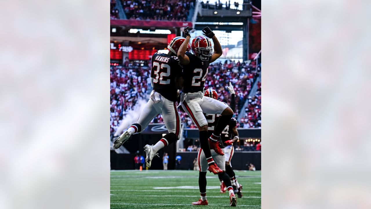 Atlanta Falcons linebacker Quinton Bell (56) looks on against the New York  Jets during a preseason NFL football game Monday, Aug. 22, 2022, in East  Rutherford, N.J. (AP Photo/Adam Hunger Stock Photo - Alamy