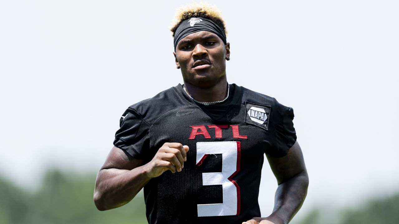 Atlanta Falcons cornerback Teez Tabor (20) runs onto the field before an  NFL football game against the Jacksonville Jaguars, Saturday, Aug. 27,  2022, in Atlanta. The Atlanta Falcons won 28-12. (AP Photo/Danny