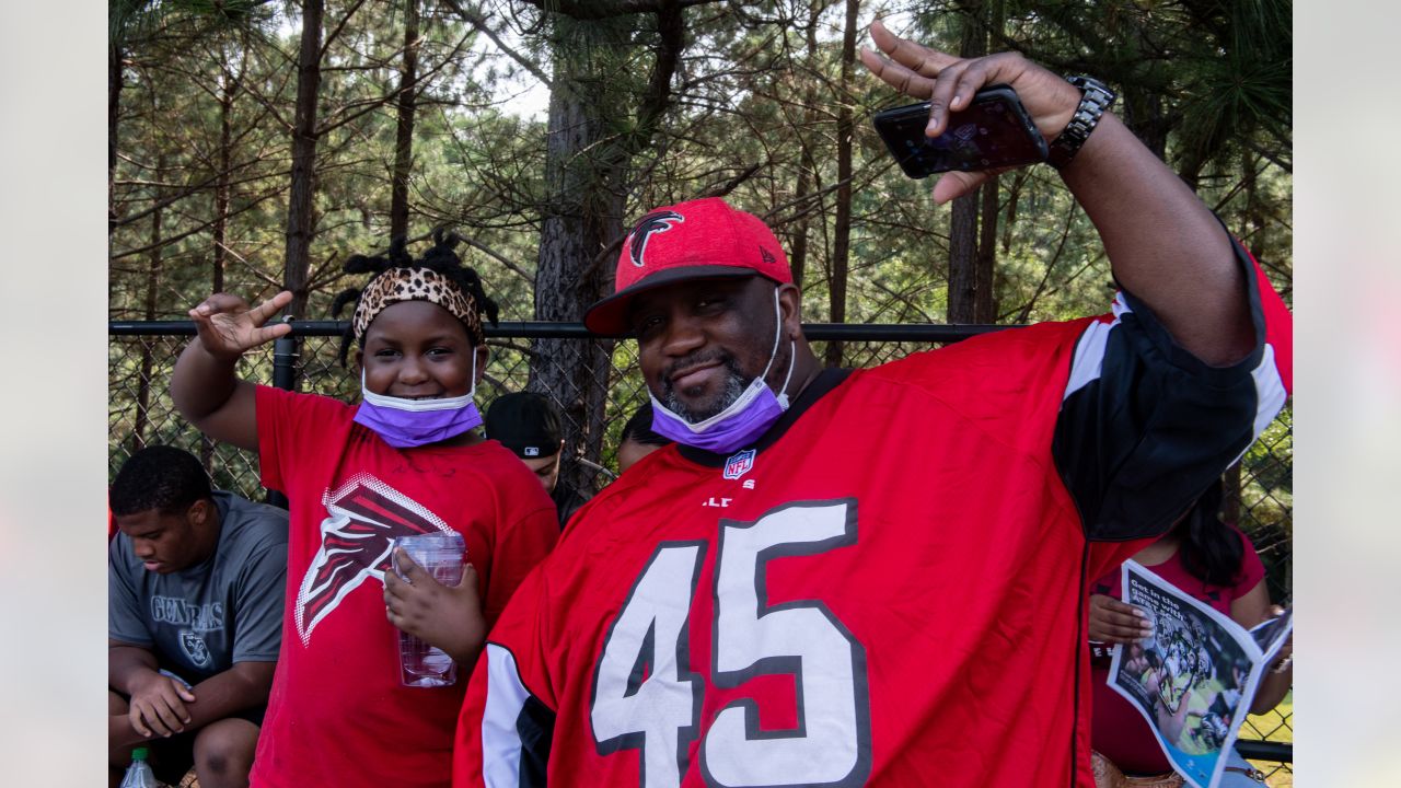 Falcons Practice Shows Off Fan-Friendly Stadium - Atlanta Jewish Times