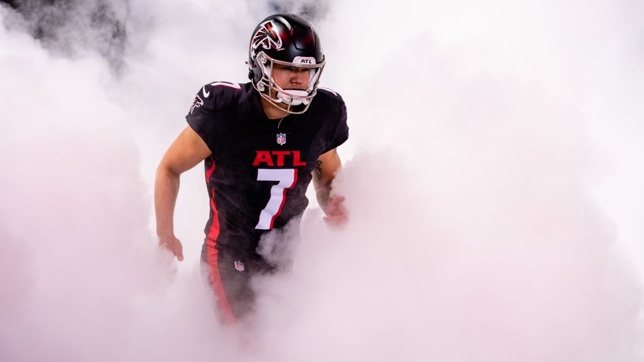 Atlanta Falcons kicker Younghoe Koo #7 runs out of the tunnel before the game against the Carolina Panthers on October 11, 2020. (Photo by Rob Foldy/Atlanta Falcons)