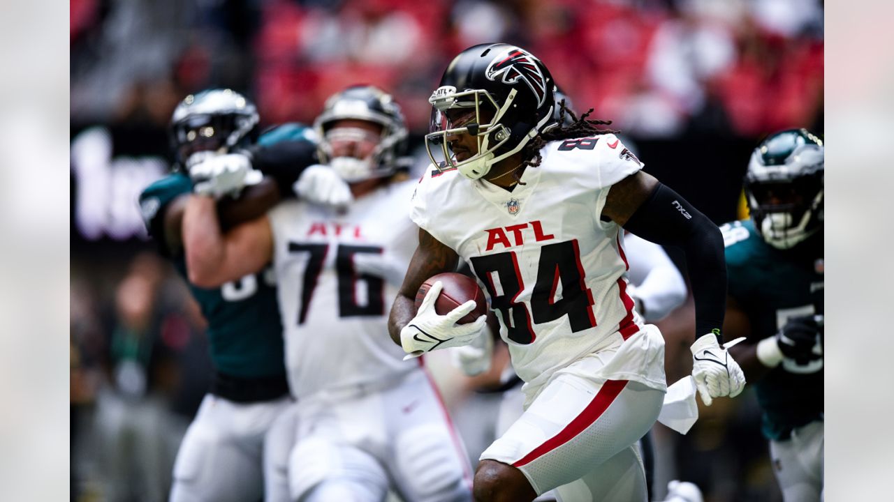 Atlanta Falcons running back Cordarrelle Patterson (84) runs