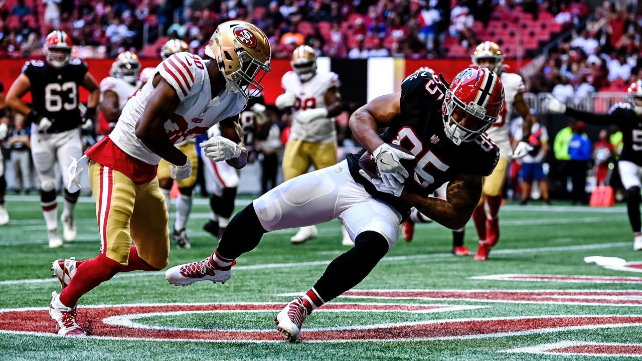 Atlanta Falcons linebacker Quinton Bell (56) works during the first half of  an NFL football game against the San Francisco 49ers, Sunday, Oct. 16,  2022, in Atlanta. The Atlanta Falcons won 28-14. (