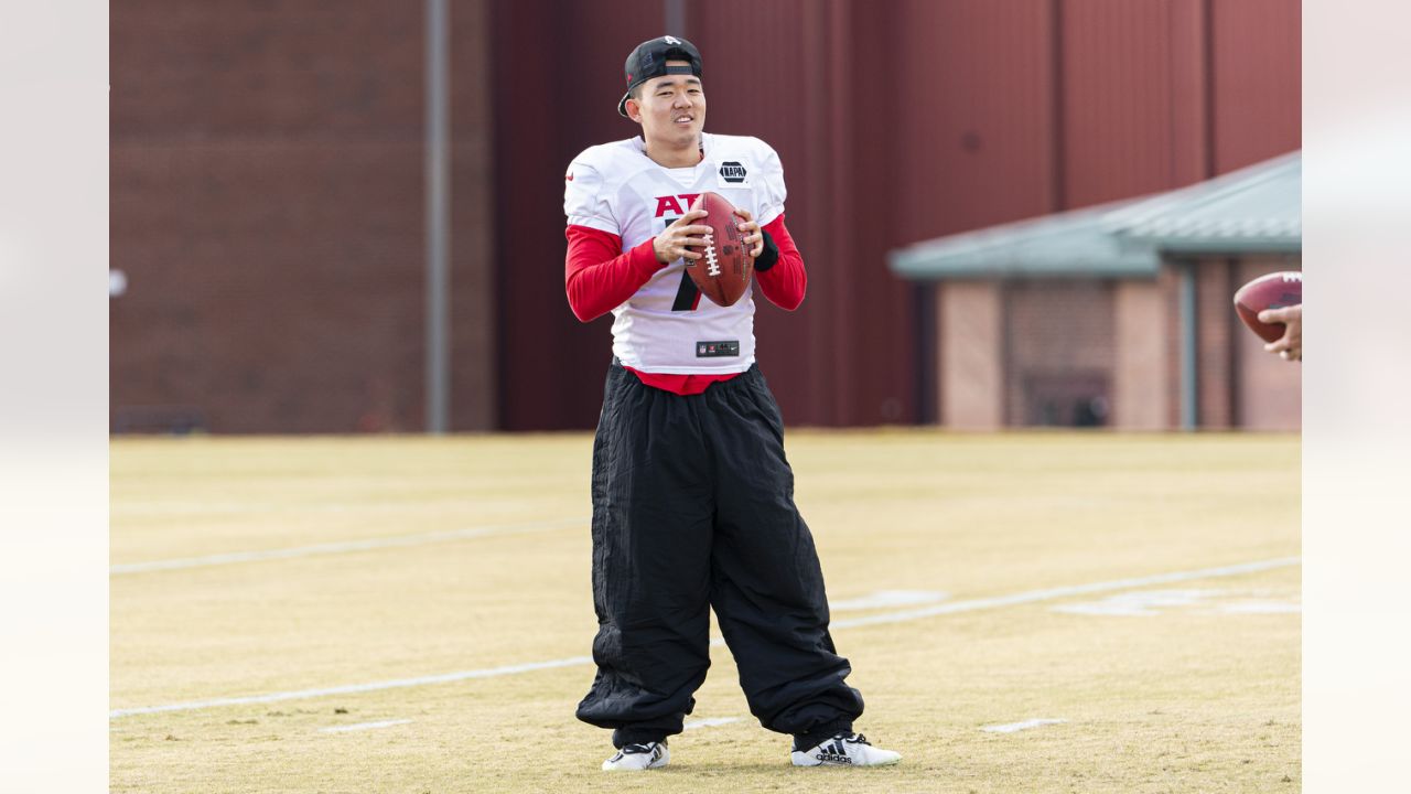 Falcons confirm Younghoe Koo will handle kickoffs, Dustin Colquitt