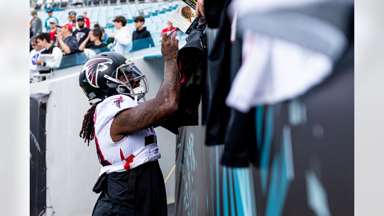 Atlanta Falcons running back Cordarrelle Patterson (84) pictured before an  NFL football game against the Washington Commanders, Sunday, November 27,  2022 in Landover. (AP Photo/Daniel Kucin Jr Stock Photo - Alamy