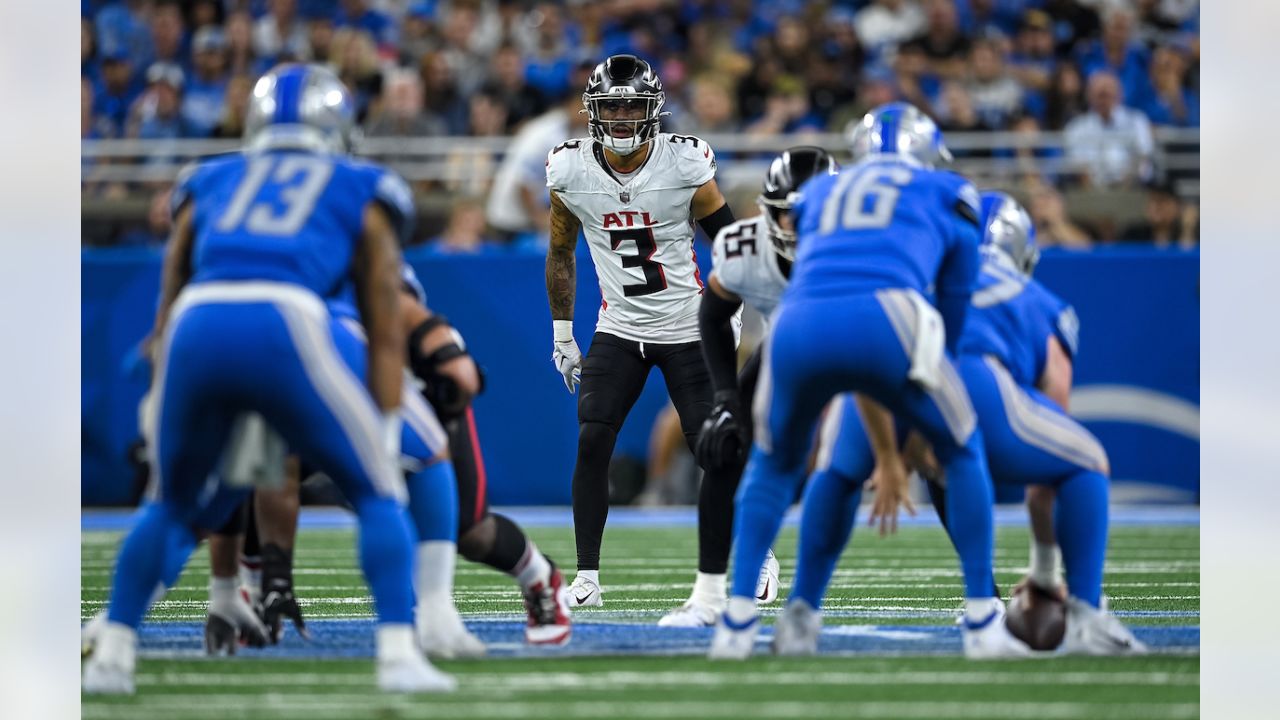 DETROIT, MI - SEPTEMBER 12: Detroit Lions wide receiver Kalif Raymond (11)  makes a sideline catch in the red zone during the fourth quarter of NFL  game between San Francisco 49ers and