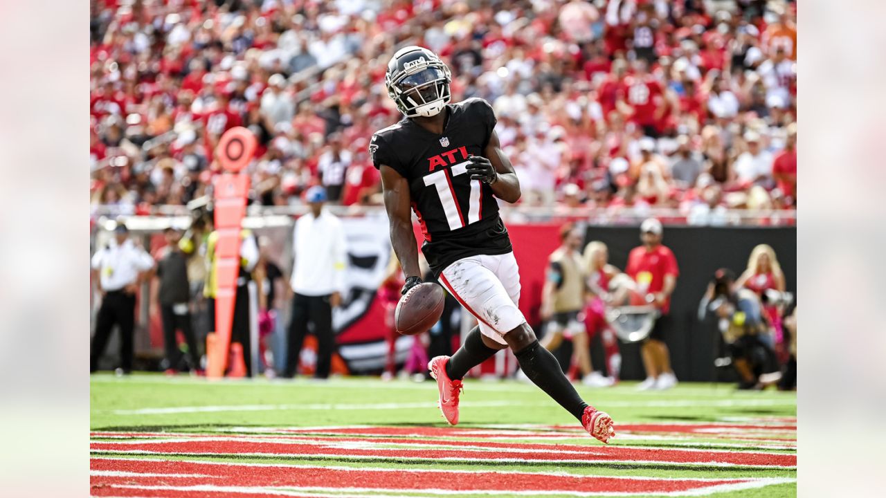 Photos: Buccaneers take on the Atlanta Falcons Sunday at Raymond James in  Tampa