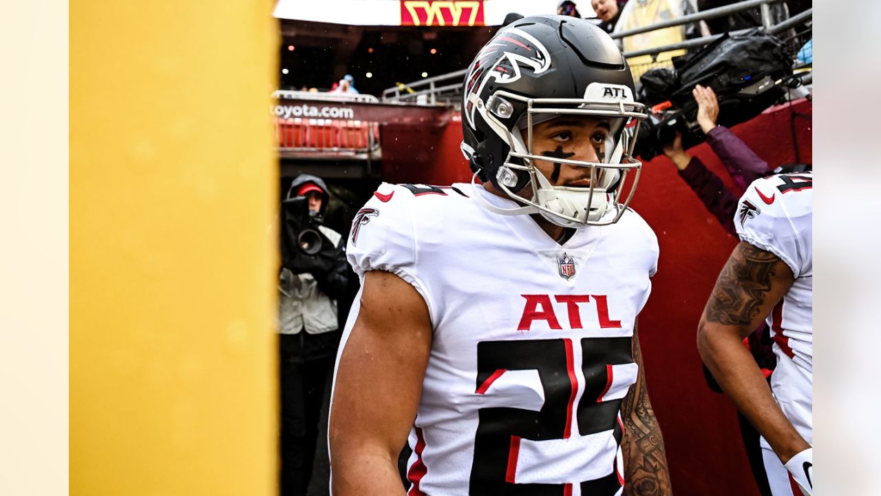 Atlanta Falcons cornerback Mike Ford (28) runs during an NFL football game  against the Washington Commanders, Sunday, November 27, 2022 in Landover.  (AP Photo/Daniel Kucin Jr Stock Photo - Alamy