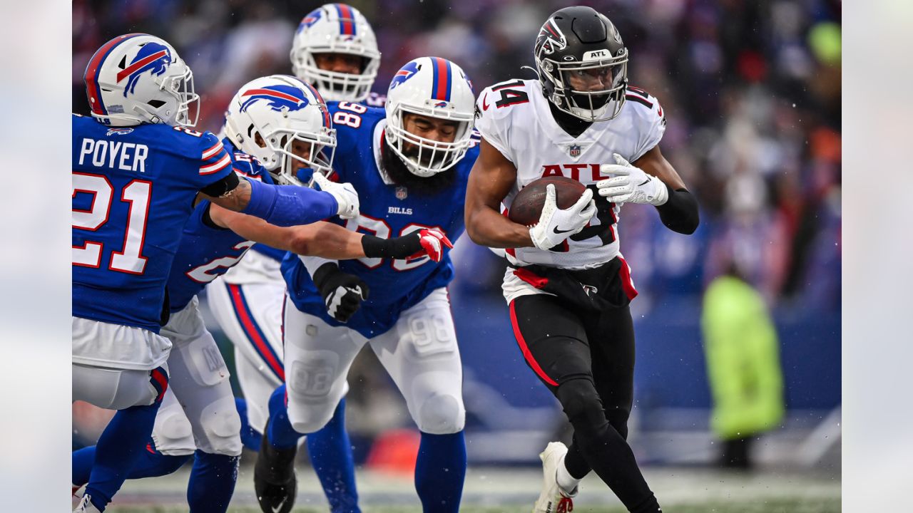 Game Photos  Week 17 Falcons at Bills