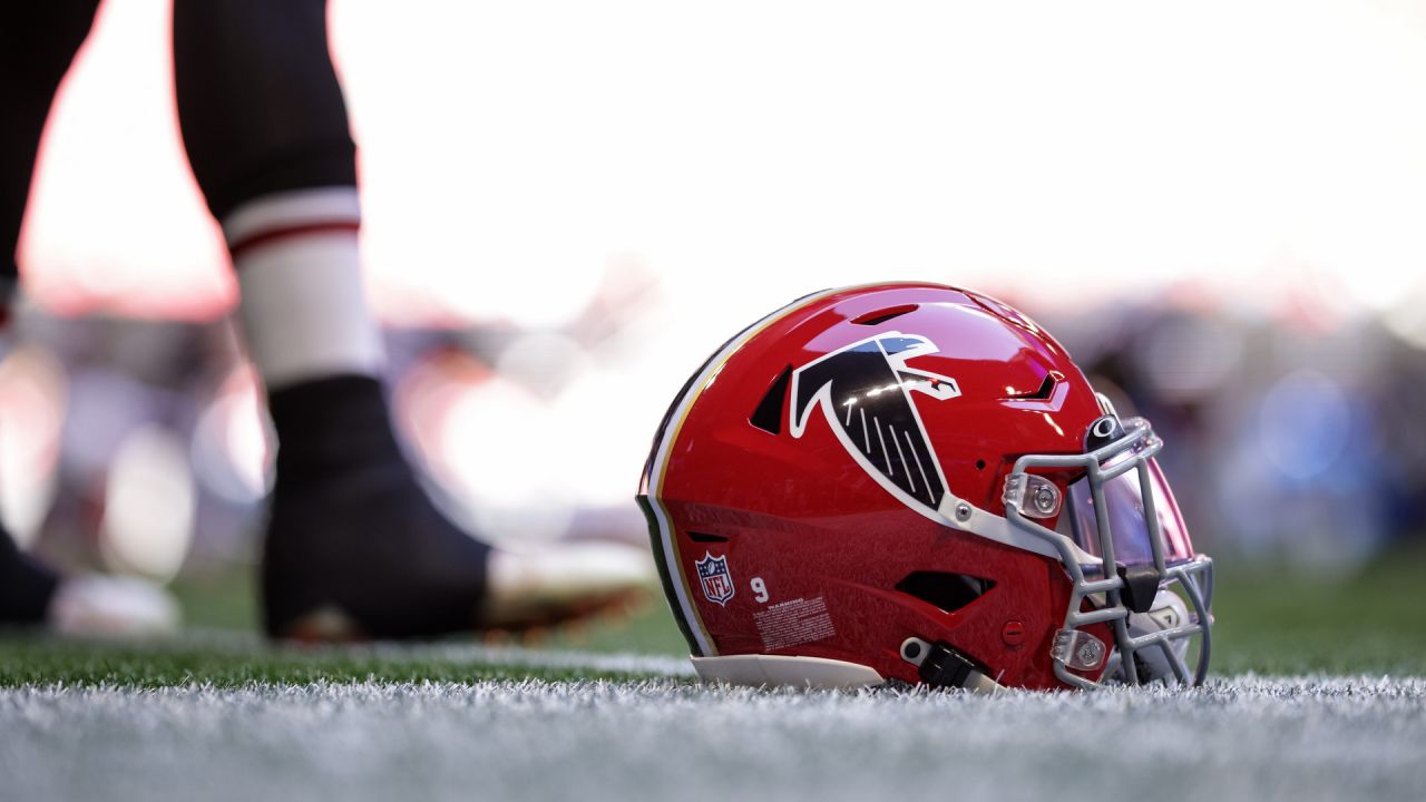 Atlanta Falcons tight end Kyle Pitts (8) participates in a jersey swap  after an NFL football game against the San Francisco 49ers, Sunday, Oct.  16, 2022, in Atlanta. The Atlanta Falcons won