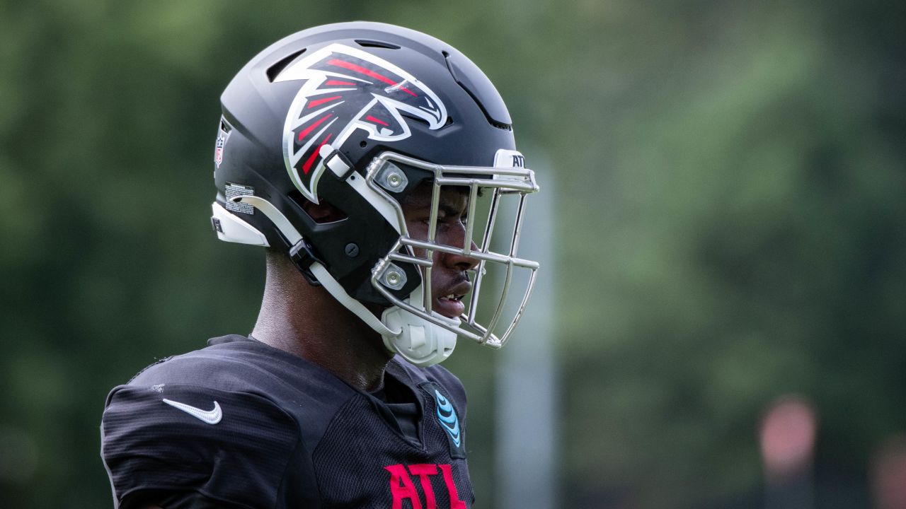 Atlanta Falcons safety Jaylinn Hawkins (32) lines up during the