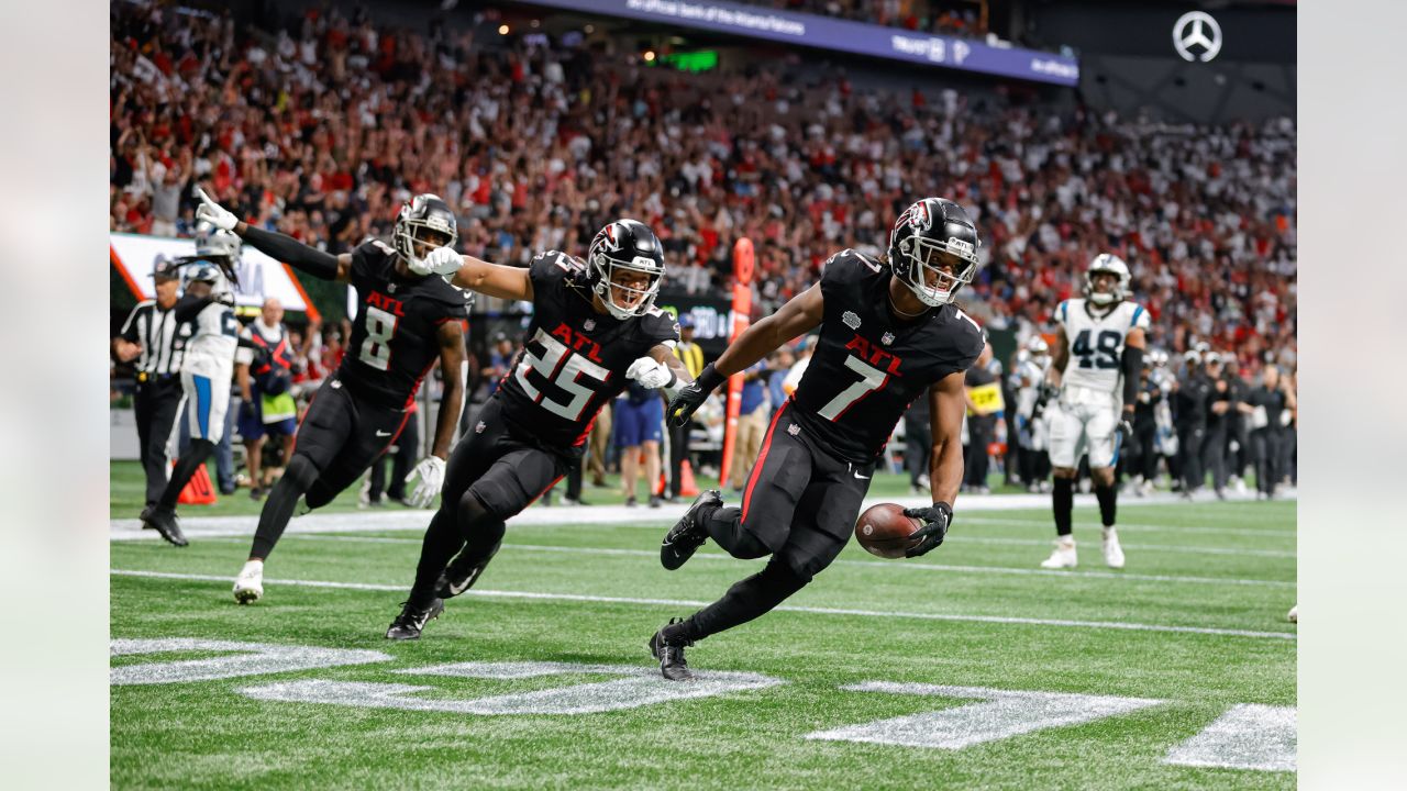 Falcons and Panthers clash in NFL season opener at Mercedes-Benz Stadium -  Axios Atlanta