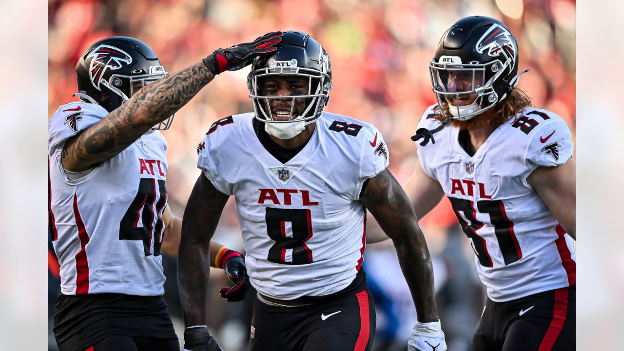 Atlanta Falcons tight end Kyle Pitts gets away from Seattle Seahawks  linebacker Jordyn Brooks during the first half of an NFL football game  Sunday, Sept. 25, 2022, in Seattle. (AP Photo/Ashley Landis