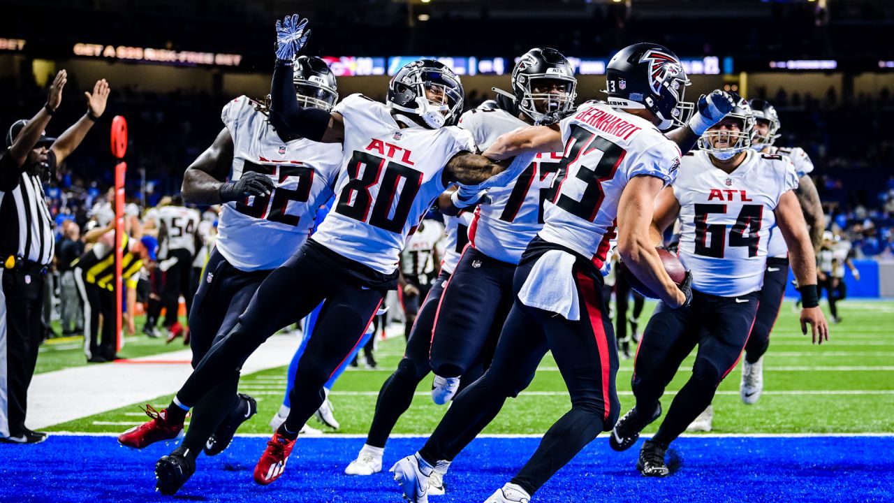 Atlanta Falcons wide receiver Jared Bernhardt (83) runs with the ball  against the New York Jets