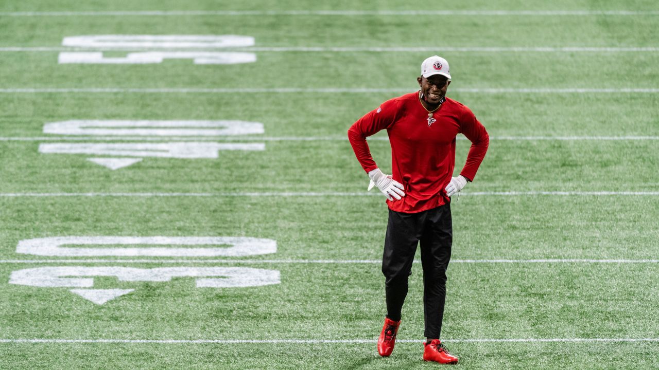 Julio Jones of the Atlanta Falcons warms up before the game against