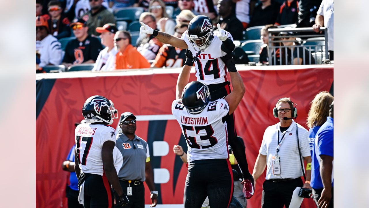 Cincinnati Bengals wide receiver Malachi Carter (88) warms up before an NFL  preseason football game against the Atlanta Falcons, Friday, Aug. 18, 2023,  in Atlanta. The Cincinnati Bengals and the Atlanta Falcons