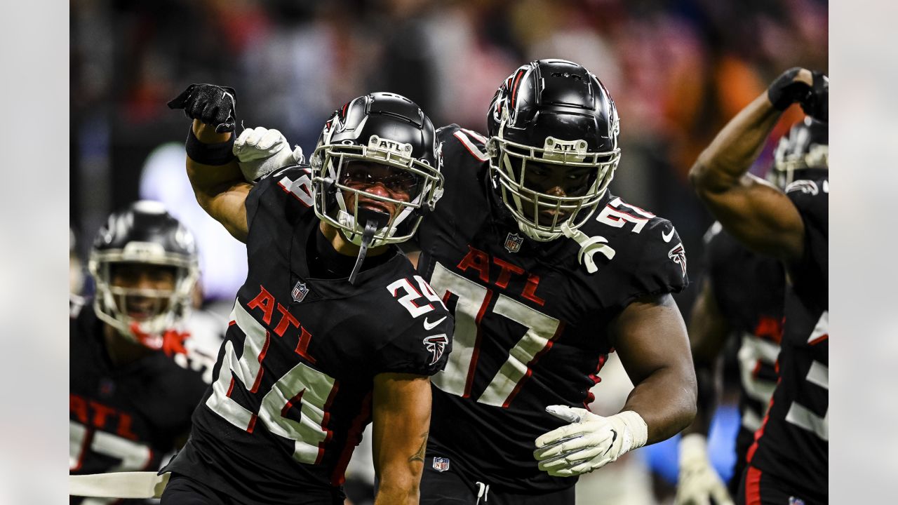 October 30, 2022, Atlanta, Georgia, USA: Atlanta Falcons defensive lineman  Grady Jarrett (L) and for