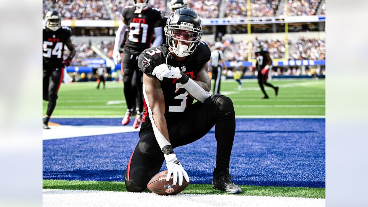 Falcons cut 2022 starting linebacker Mykal Walker in surprise move –  NewsNation