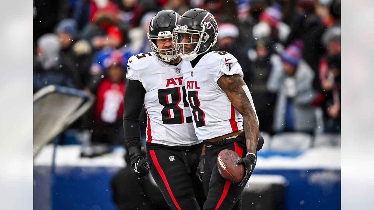 Game Photos  Week 17 Falcons at Bills