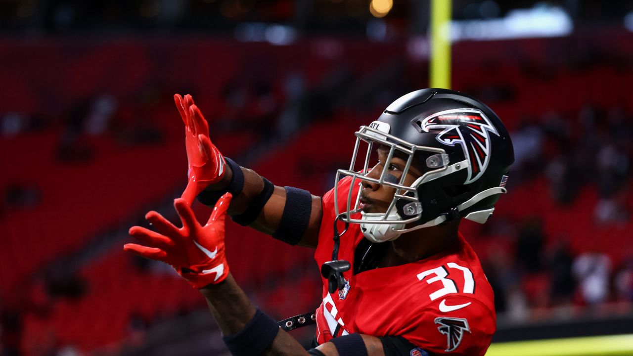 Atlanta Falcons Tied with Tampa Bay Buccaneers at Halftime; Where's Bijan  Robinson? - Sports Illustrated Atlanta Falcons News, Analysis and More