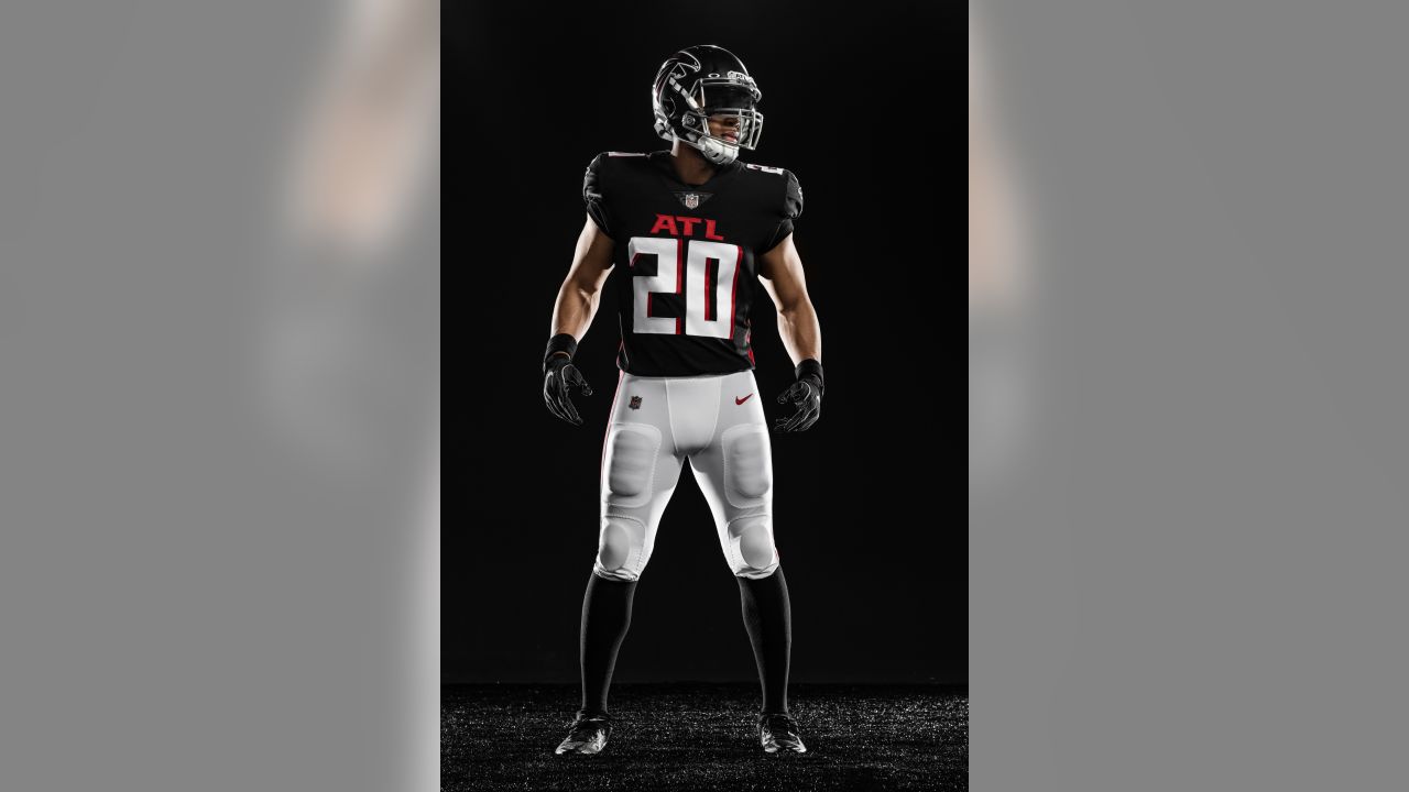 Falcons debut new gradient uniforms against Lions
