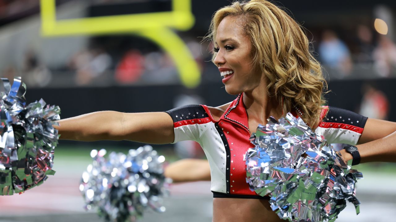 Atlanta Falcons Cheerleaders vs. New England Patriots Cheerleaders