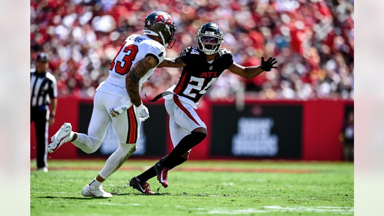 Falcons' Jarrett hopes to win ring that eluded his dad