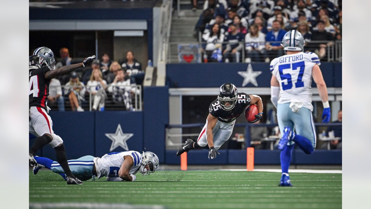 Atlanta Falcons linebacker Daren Bates (53) runs onto the field during an  NFL football game against the Dallas Cowboys, Sunday, Aug 14, 2021, in  Arlington, Texas. Dallas won 43-3. (AP Photo/Brandon Wade