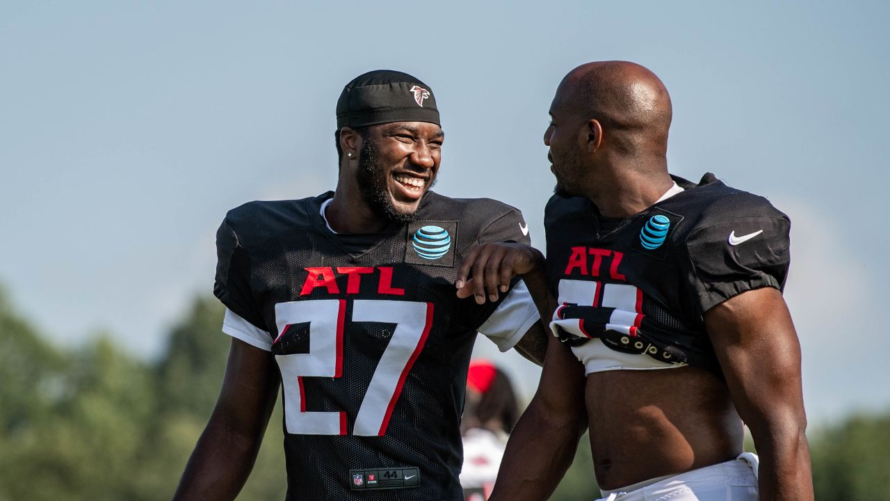 Atlanta Falcons tight end John Raine (89) walks off the field