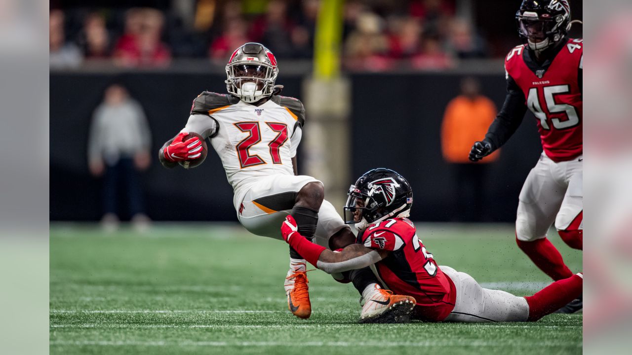 Monster game from Julio Jones lifts banged-up Falcons past Buccaneers, Falcons