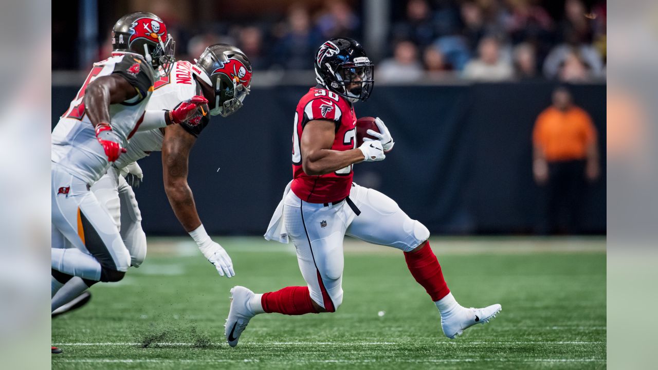 Atlanta Falcons guard Mike Johnson (79) catches a Matt Ryan pass for a  1-yard touchdown during the first quarter against the New Orleans Saints at  the Mercedes-Benz Superdome in New Orleans, Louisiana