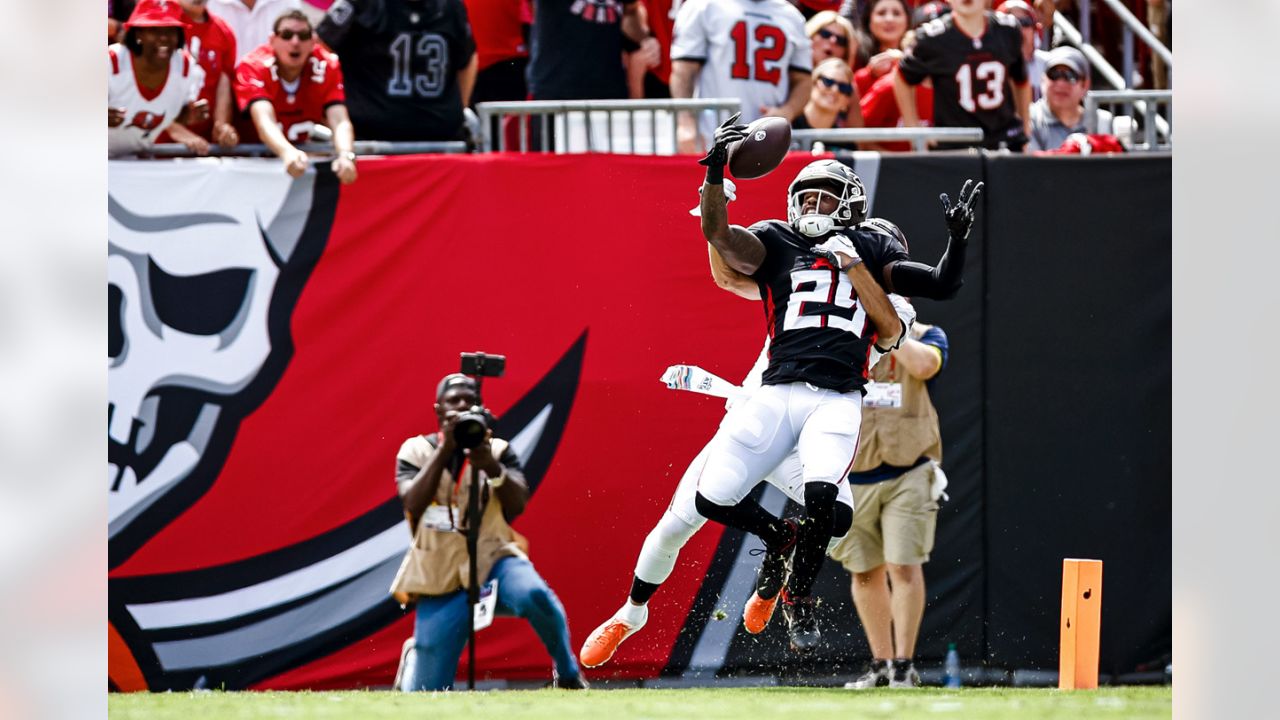 Falcons - Buccaneers instant recap: Atlanta falls behind, rally doomed by  awful call - The Falcoholic