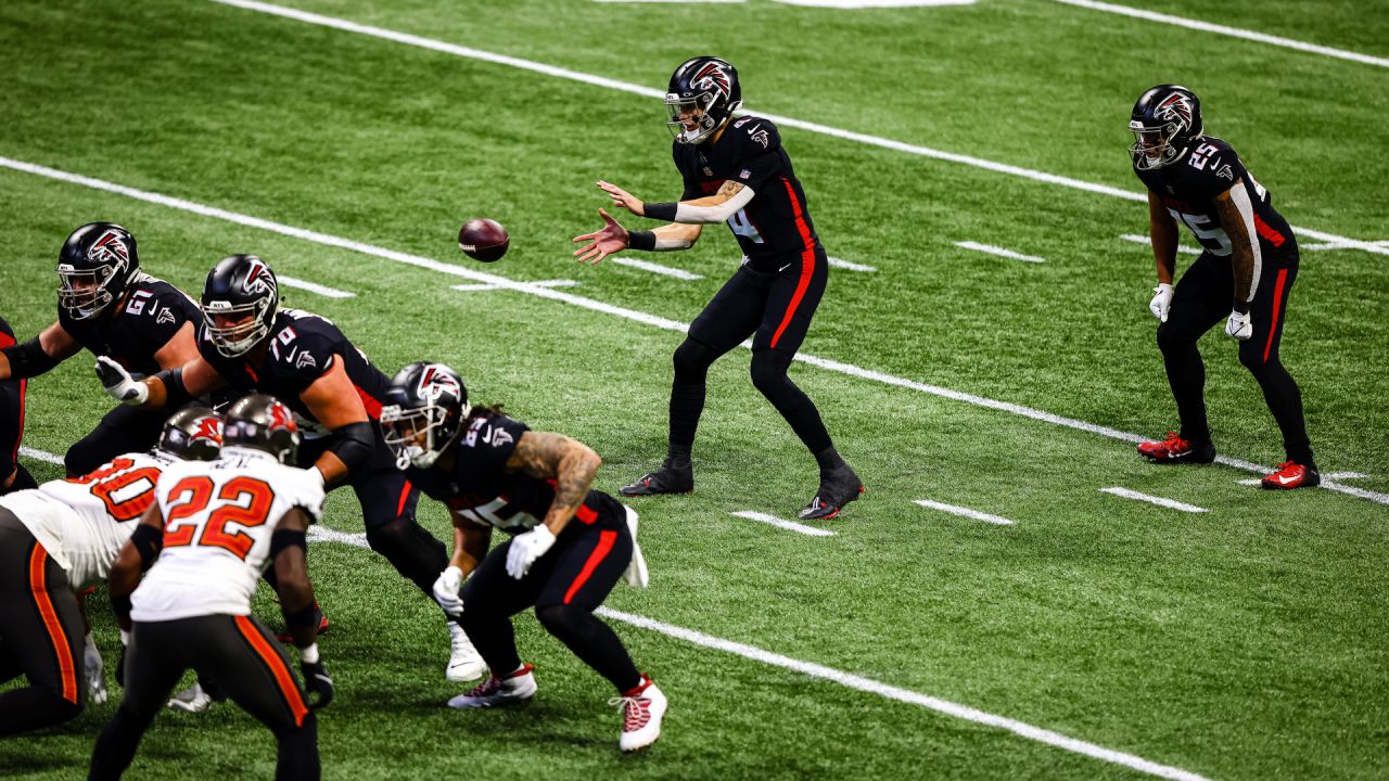 Analysis: How the Falcons move forward at the quarterback position