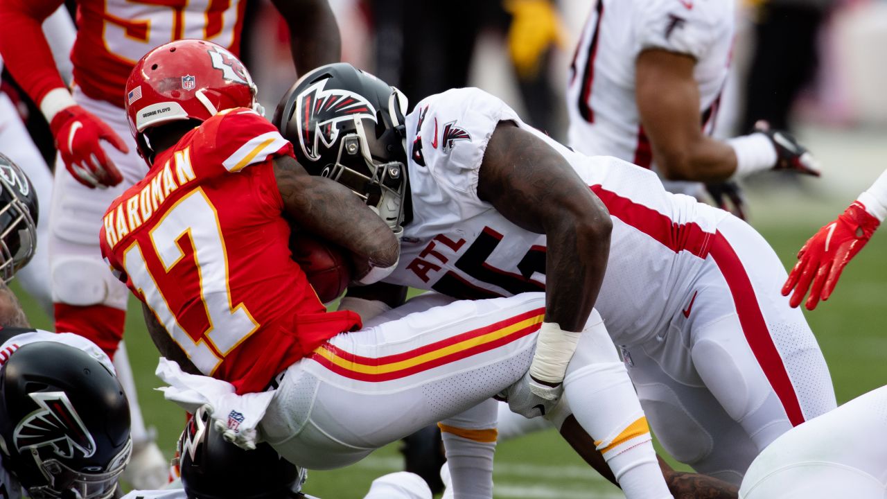 Kansas City Chiefs vs. Atlanta Falcons. Fans support on NFL Game.  Silhouette of supporters, big screen with two rivals in background Stock  Photo - Alamy