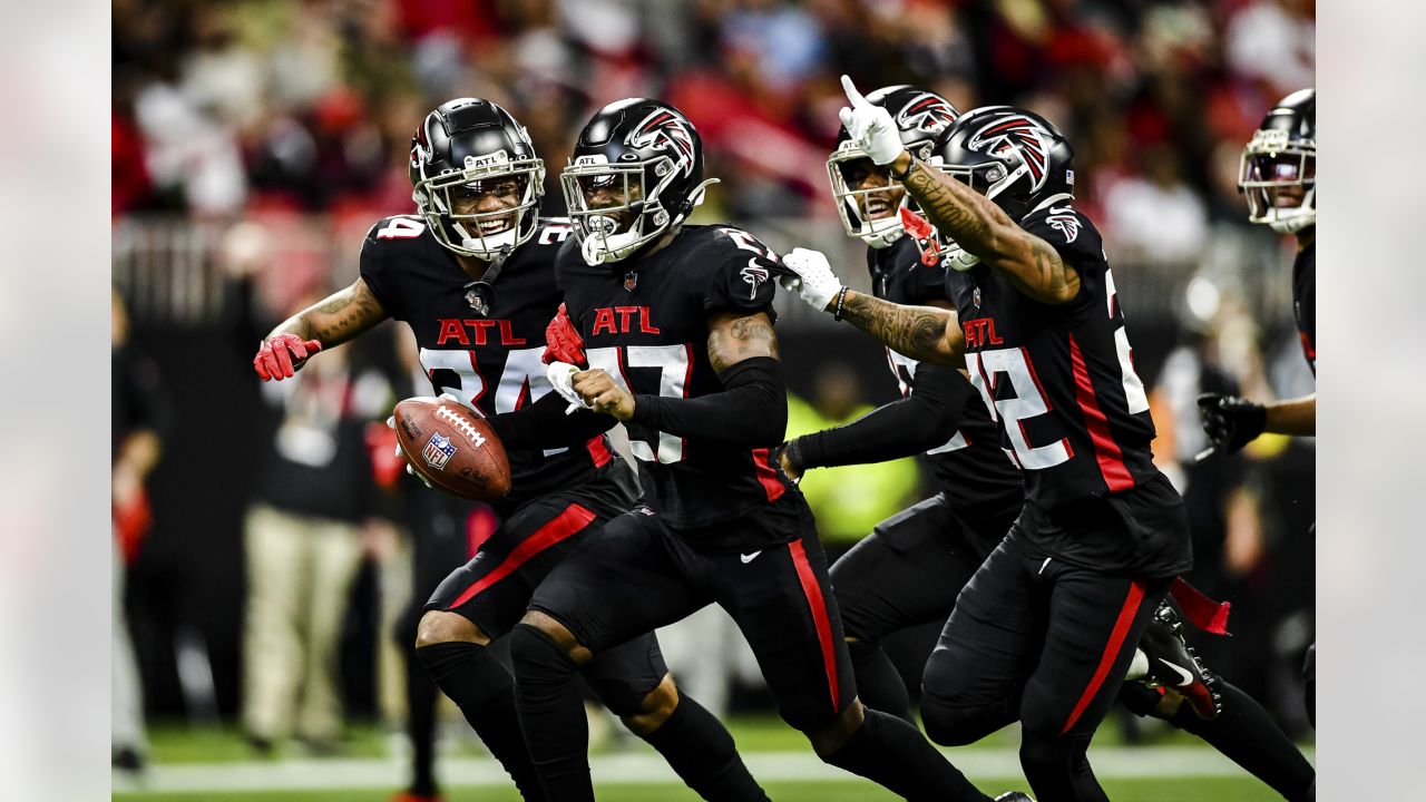 Good D-Line!' Falcons Pass Rush Rising or Falling After 3 Weeks? - Sports  Illustrated Atlanta Falcons News, Analysis and More