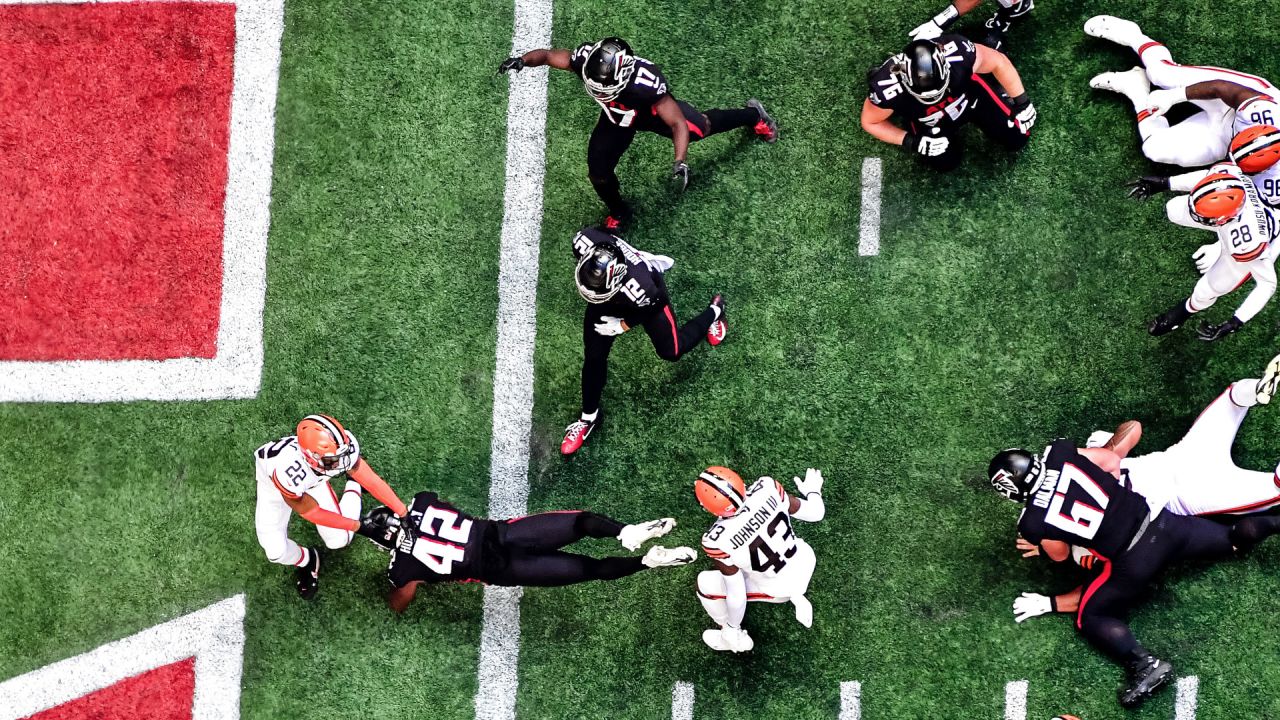 Atlanta Falcons running back Tyler Allgeier (25) runs against the Cleveland  Browns during the second half of an NFL football game, Sunday, Oct. 2,  2022, in Atlanta. (AP Photo/John Bazemore Stock Photo - Alamy