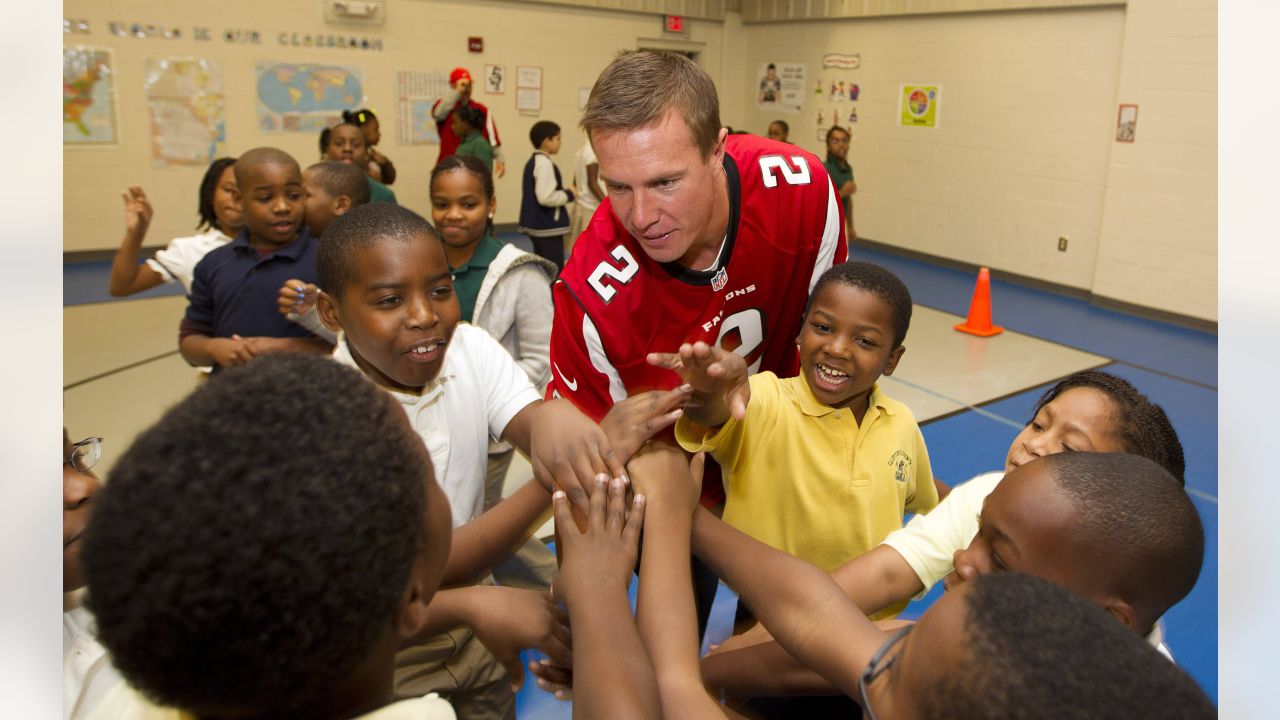 Former Falcons QB Matt Ryan brings twin sons along for training camp visit  – KGET 17